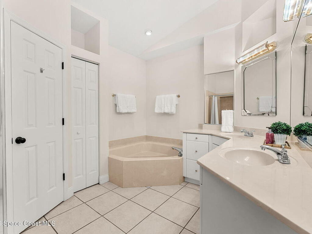 1050 Shady Lane, Merritt Island, FL 32952