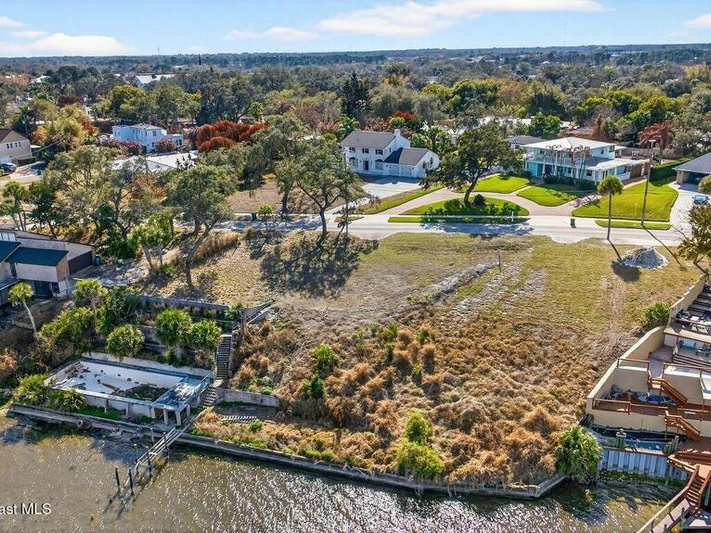 2514 N Indian River Drive, Cocoa, FL 32922