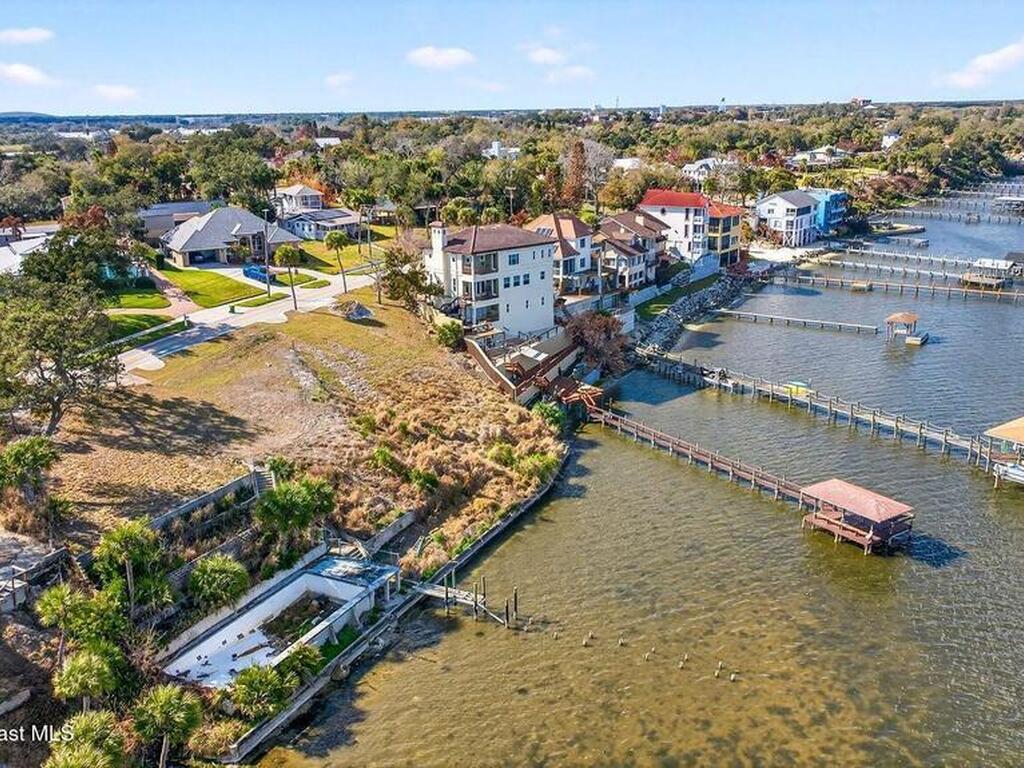 2514 N Indian River Drive, Cocoa, FL 32922