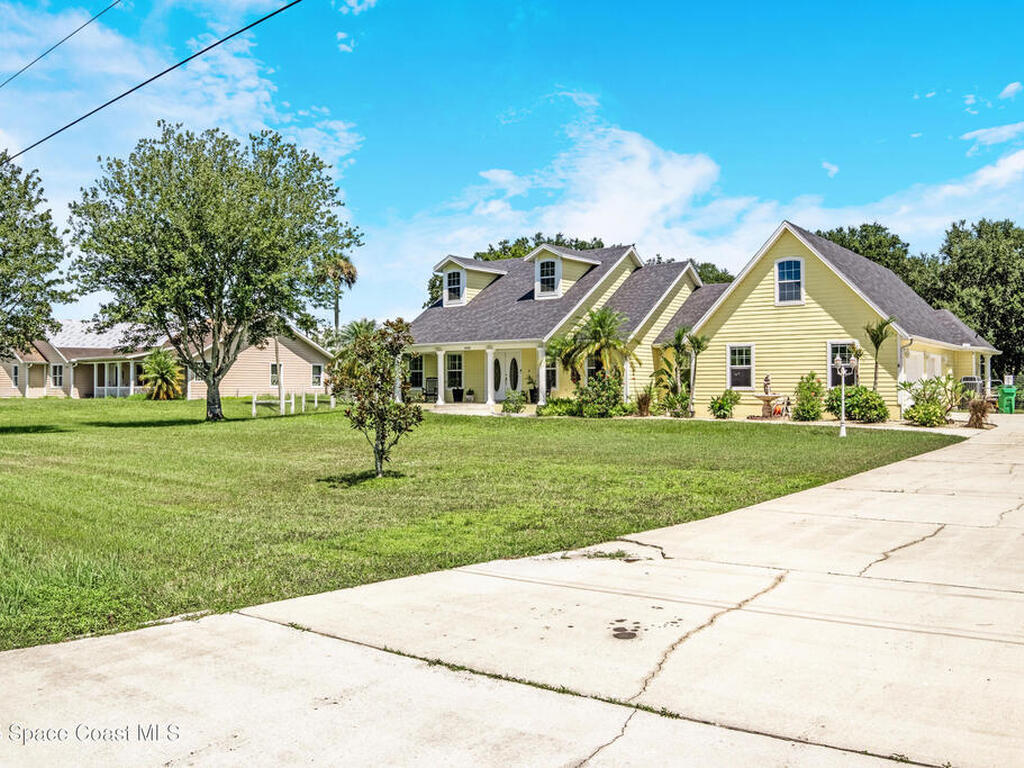 4985 Hamlin Circle, Mims, FL 32754