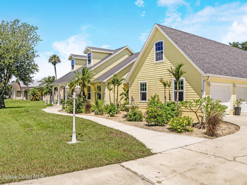 4985 Hamlin Circle, Mims, FL 32754