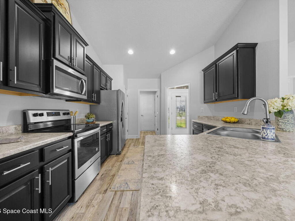 987 Le Baron Street, Palm Bay, FL 32908