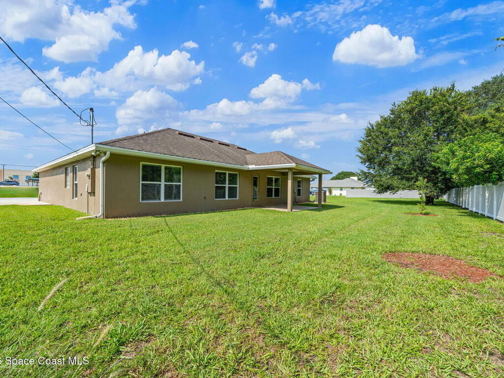 987 Le Baron Street, Palm Bay, FL 32908