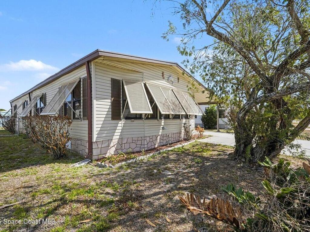 924 Dogwood Drive, Barefoot Bay, FL 32976