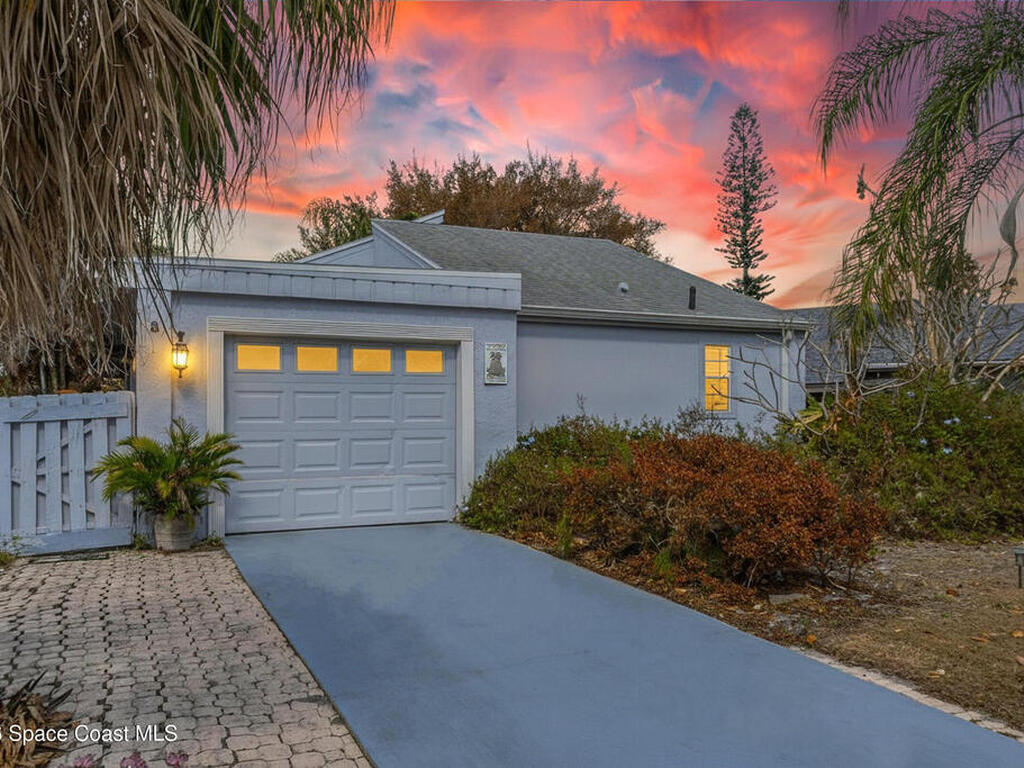 450 Willow Tree Drive, Suntree, FL 32940