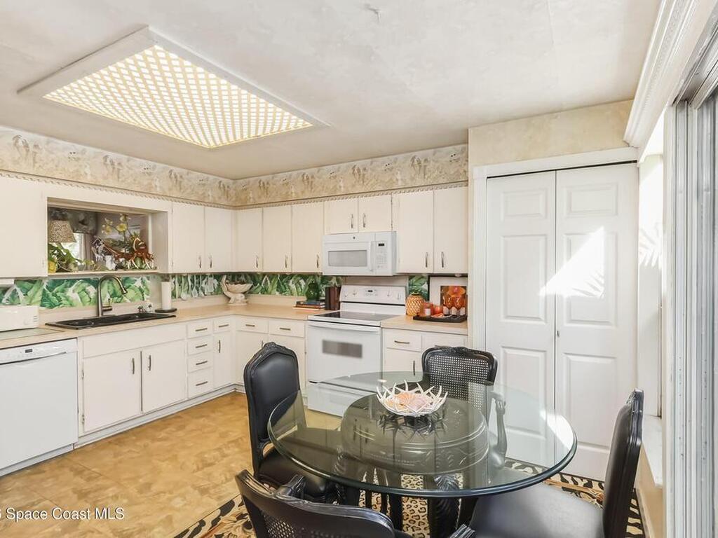 450 Willow Tree Drive, Suntree, FL 32940