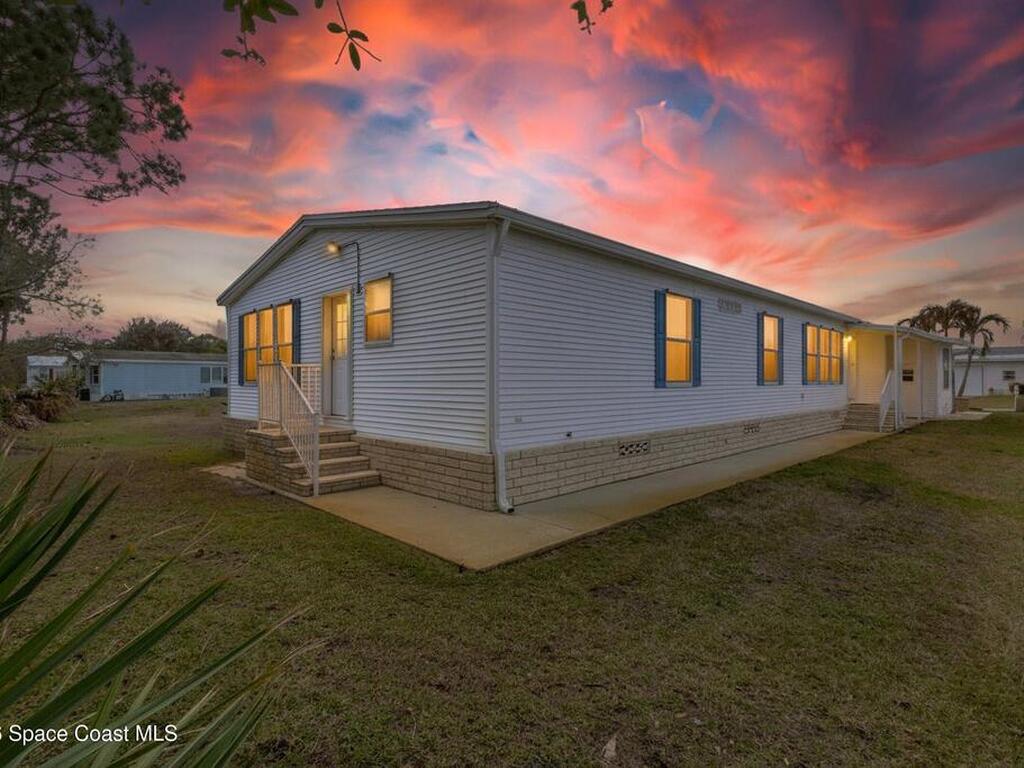 859 Tamarind Circle, Barefoot Bay, FL 32976