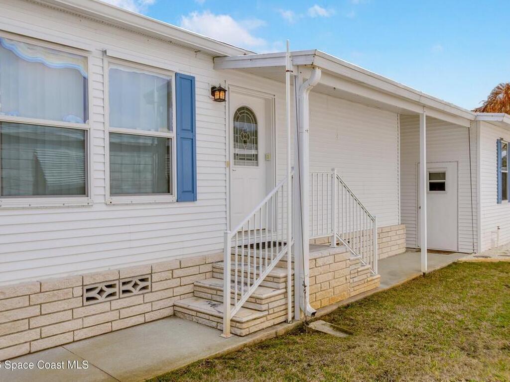 859 Tamarind Circle, Barefoot Bay, FL 32976