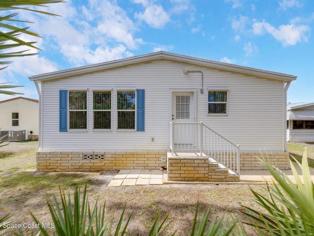 859 Tamarind Circle, Barefoot Bay, FL 32976