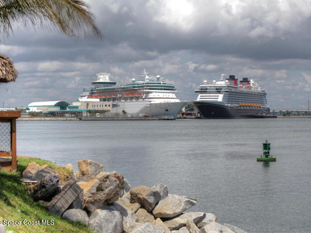 622 Seaport Boulevard, Cape Canaveral, FL 32920