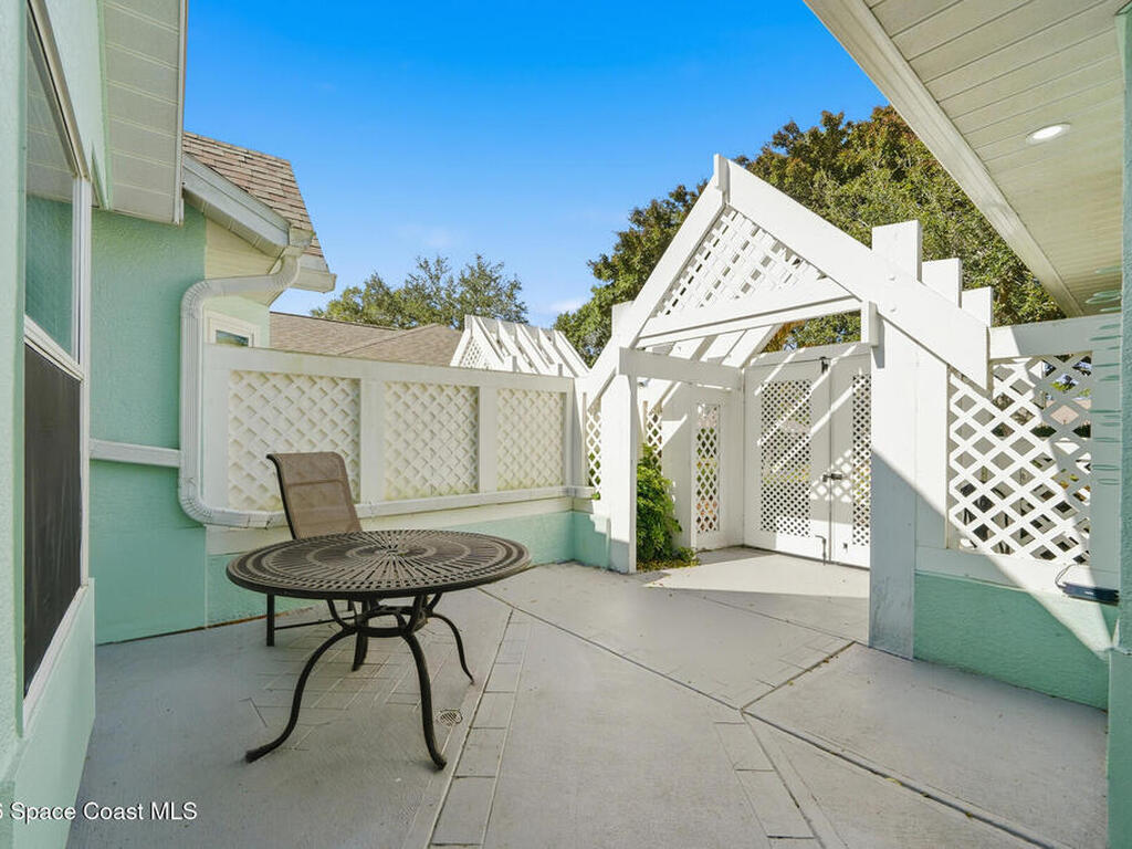 711 Kenwood Circle, Melbourne, FL 32940