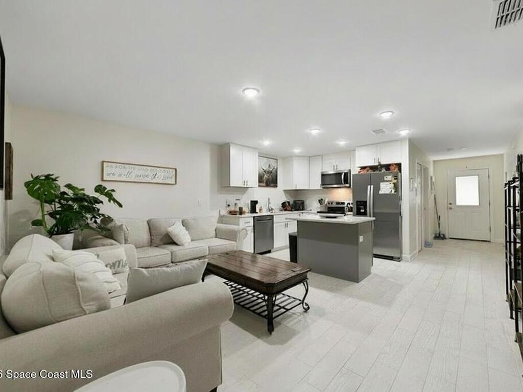 85 W Towne Place, Titusville, FL 32796