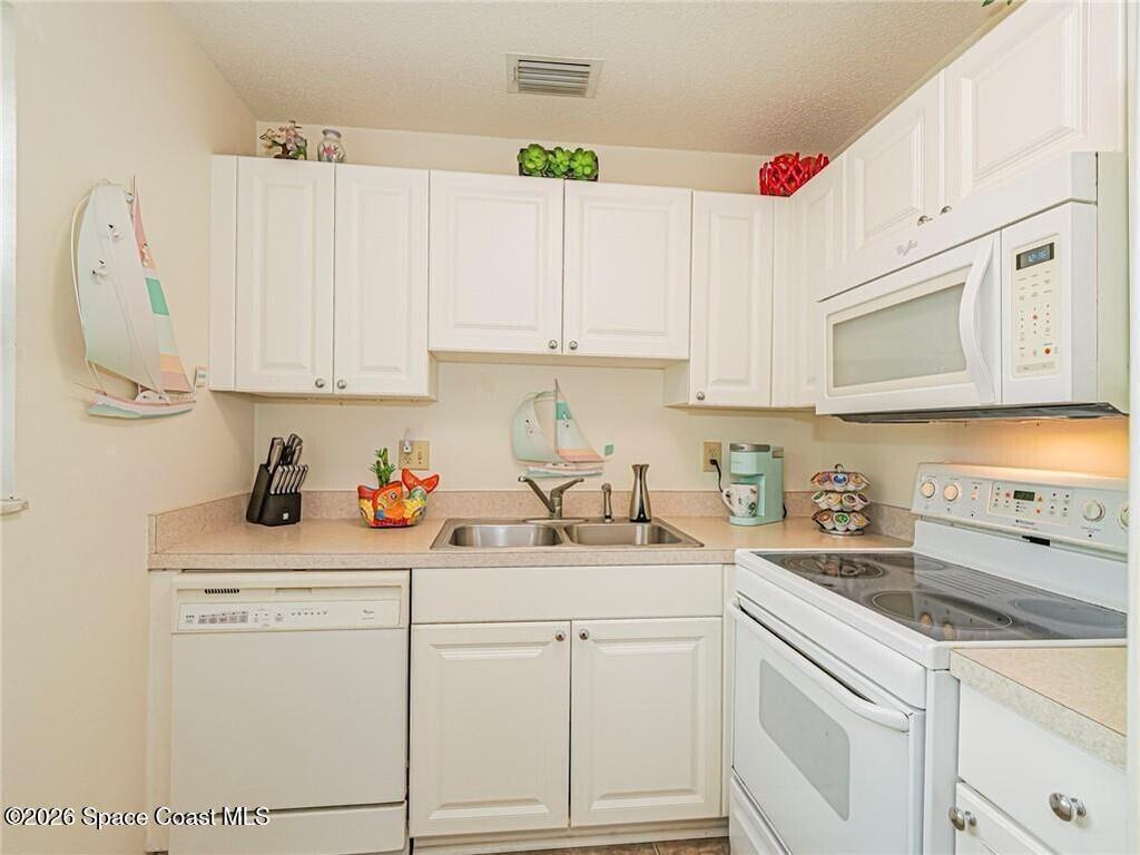 12 Vista Palm Lane, Vero Beach, FL 32962