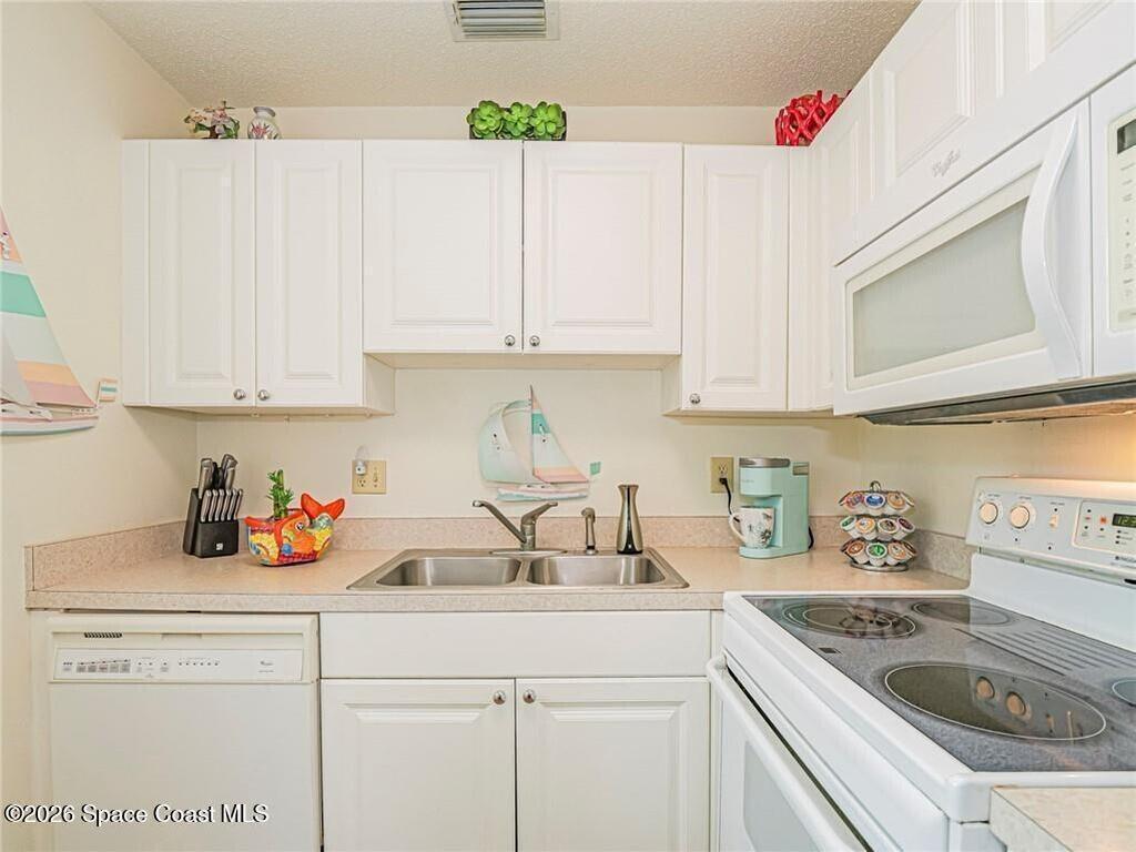 12 Vista Palm Lane, Vero Beach, FL 32962