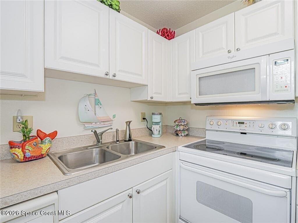 12 Vista Palm Lane, Vero Beach, FL 32962