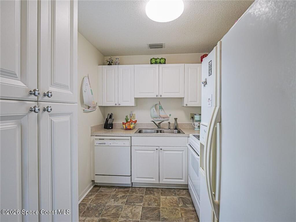 12 Vista Palm Lane, Vero Beach, FL 32962