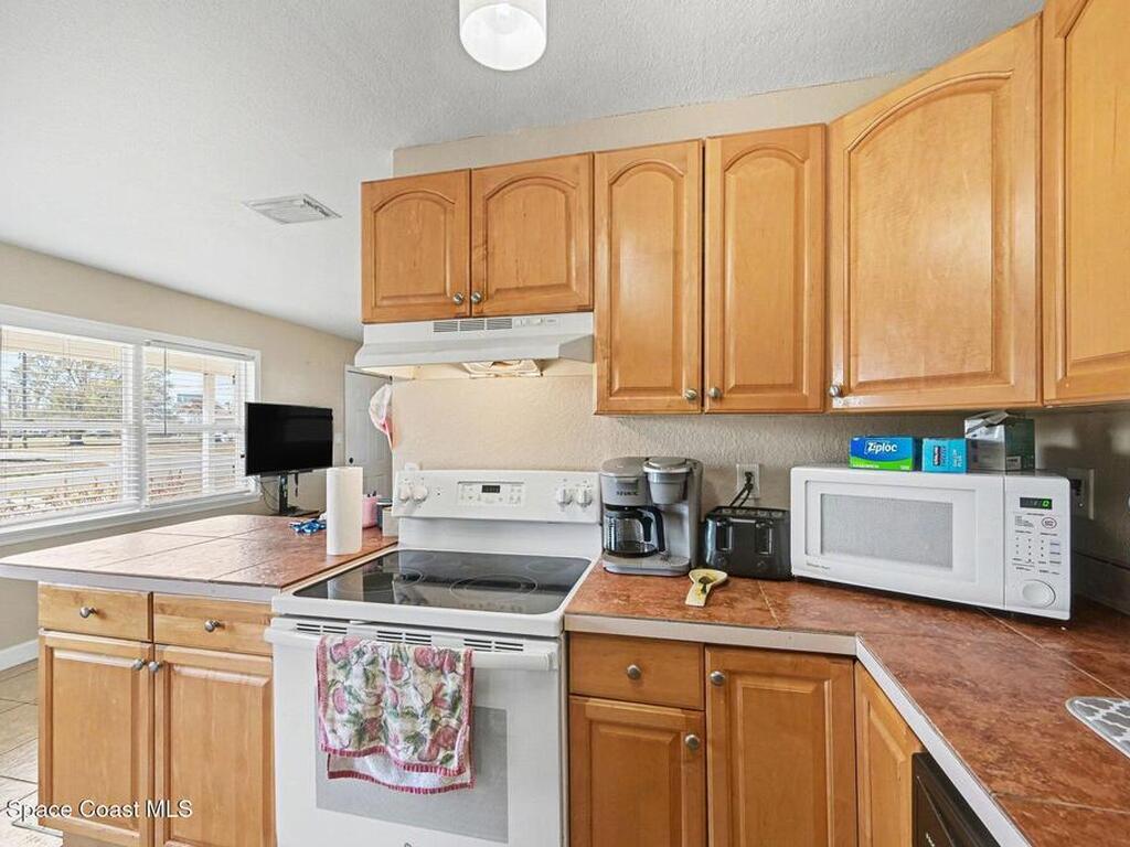 2648 Coventry Road, Melbourne, FL 32935