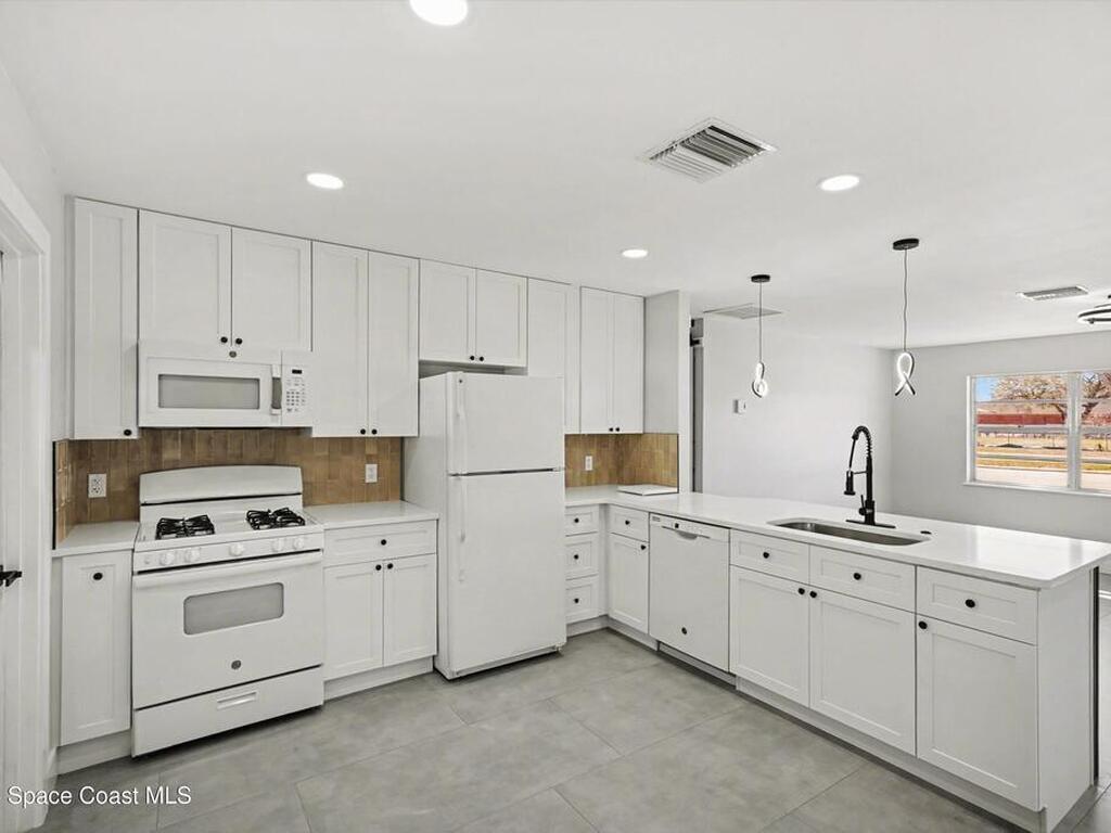 2536 Post Road, Melbourne, FL 32935