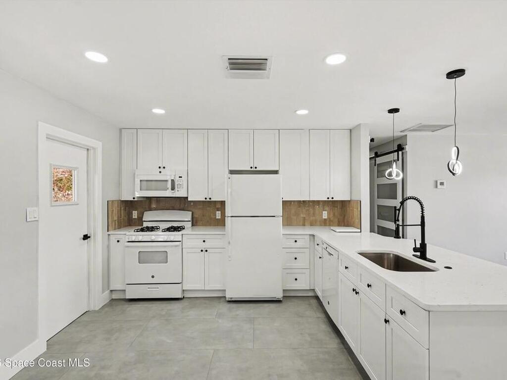 2536 Post Road, Melbourne, FL 32935