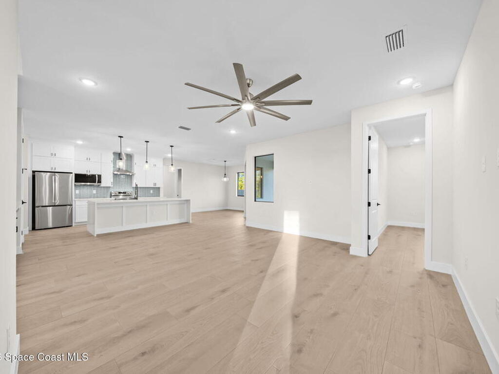 825 Tejon Avenue, Palm Bay, FL 32908