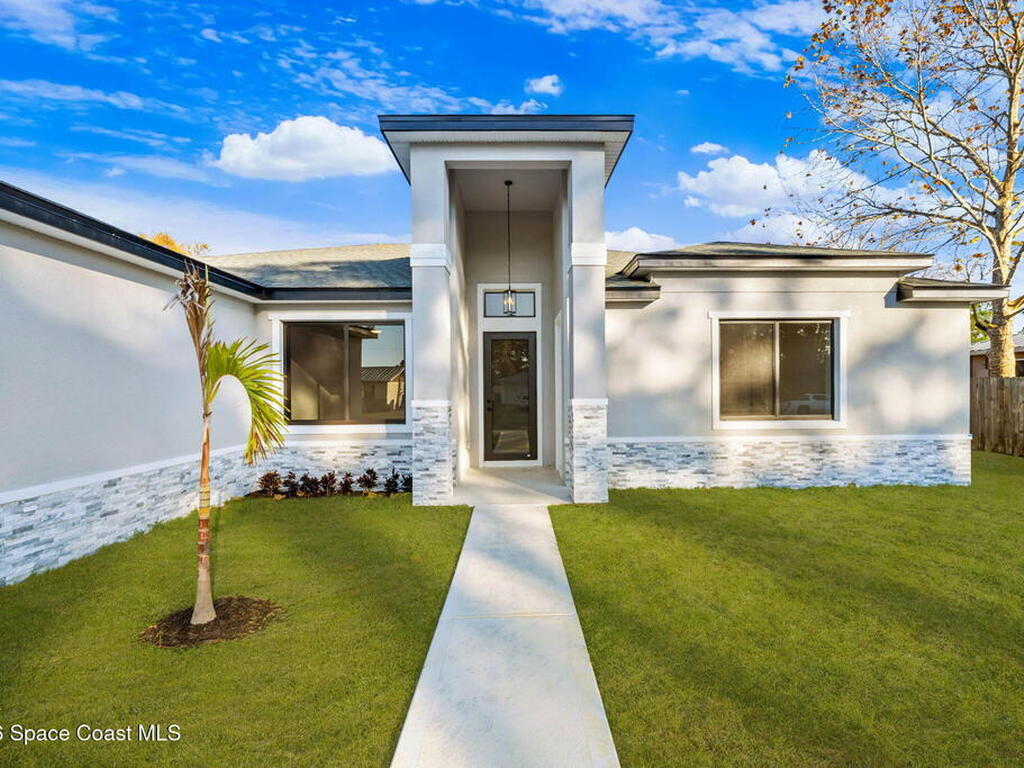 825 Tejon Avenue, Palm Bay, FL 32908