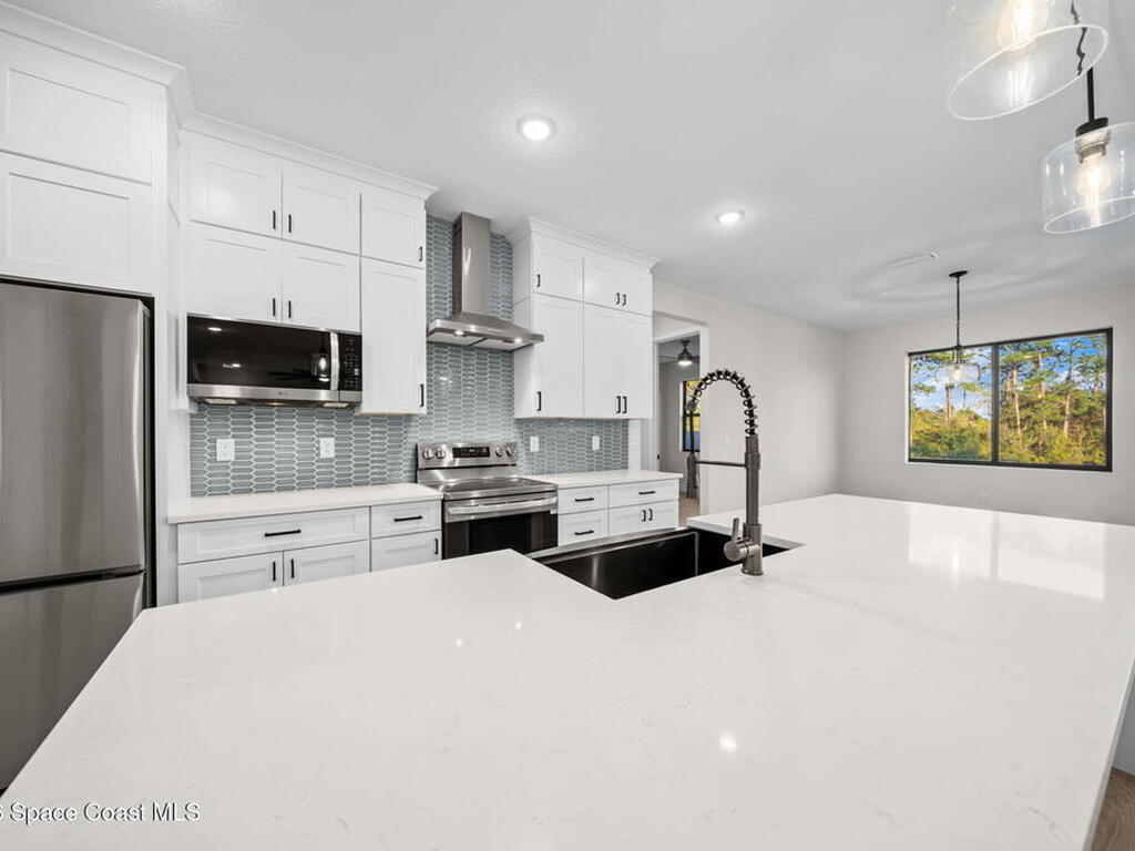 825 Tejon Avenue, Palm Bay, FL 32908