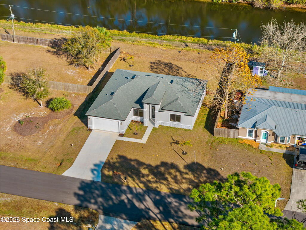 825 Tejon Avenue, Palm Bay, FL 32908