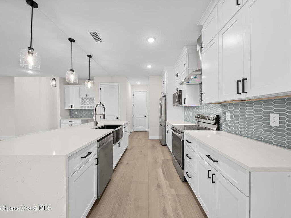 825 Tejon Avenue, Palm Bay, FL 32908