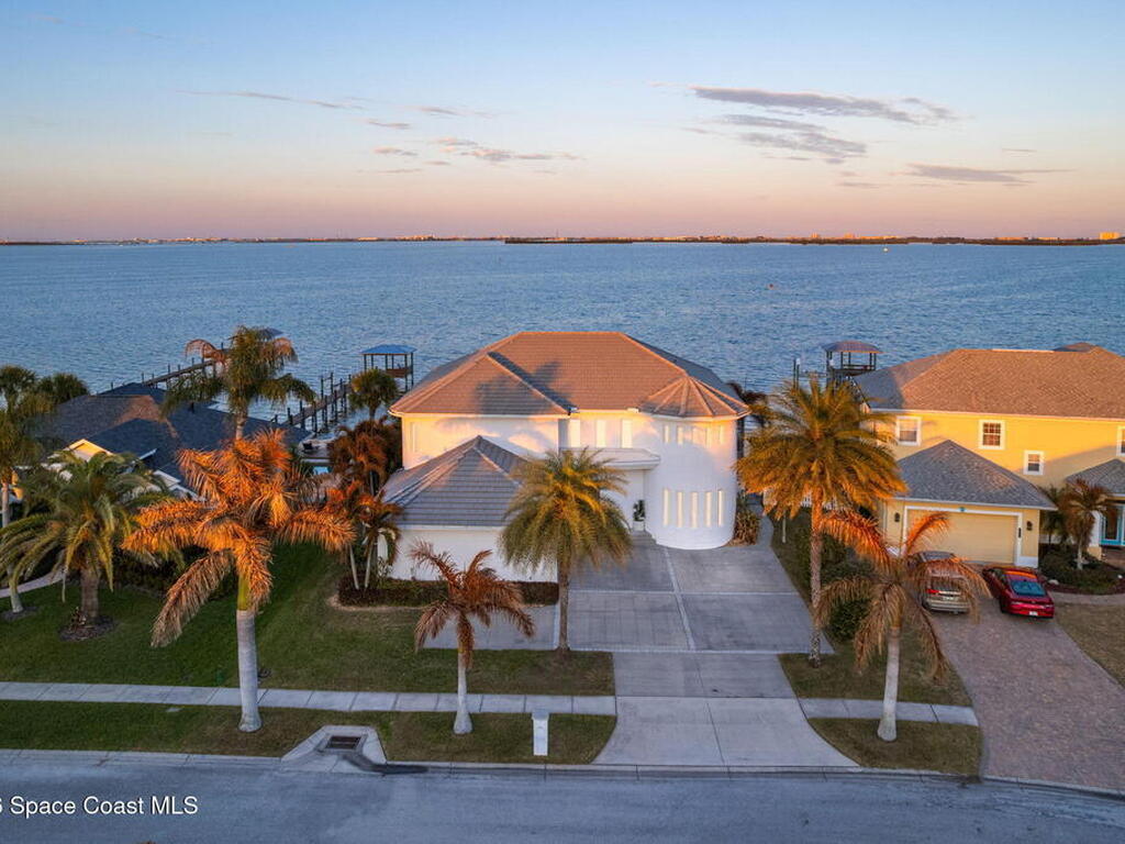 1870 Harbor Point Drive, Merritt Island, FL 32952