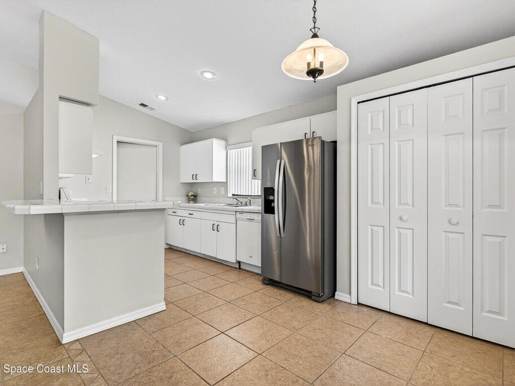 7022 Hammock Trace Drive, Suntree, FL 32940