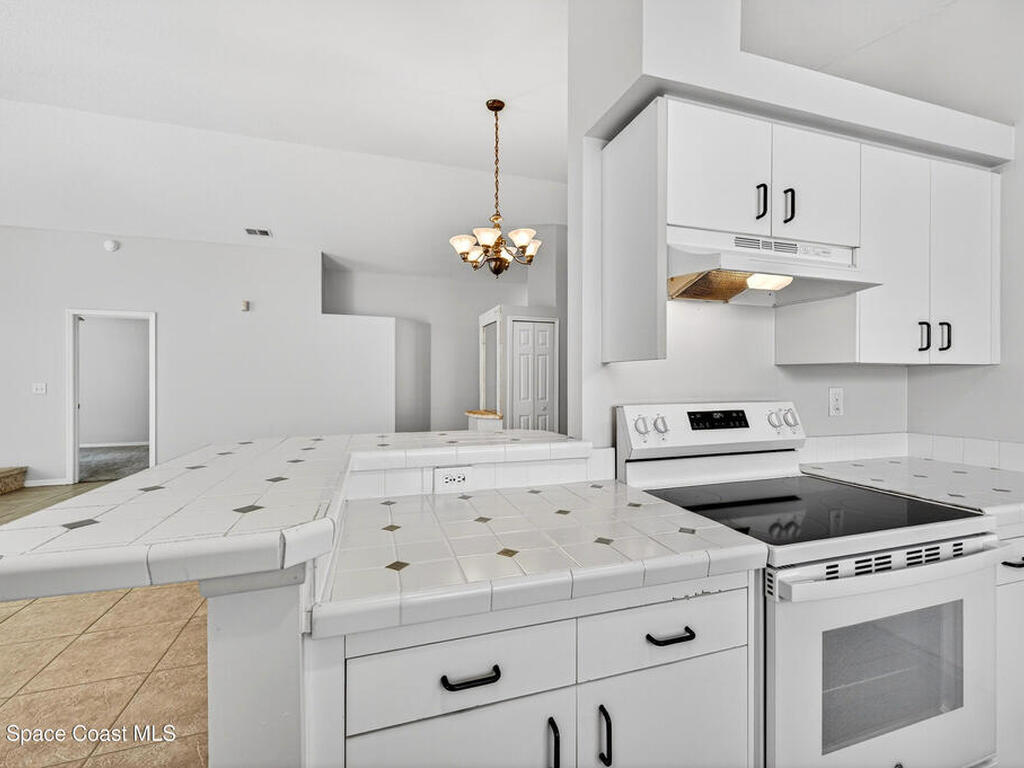 7022 Hammock Trace Drive, Suntree, FL 32940