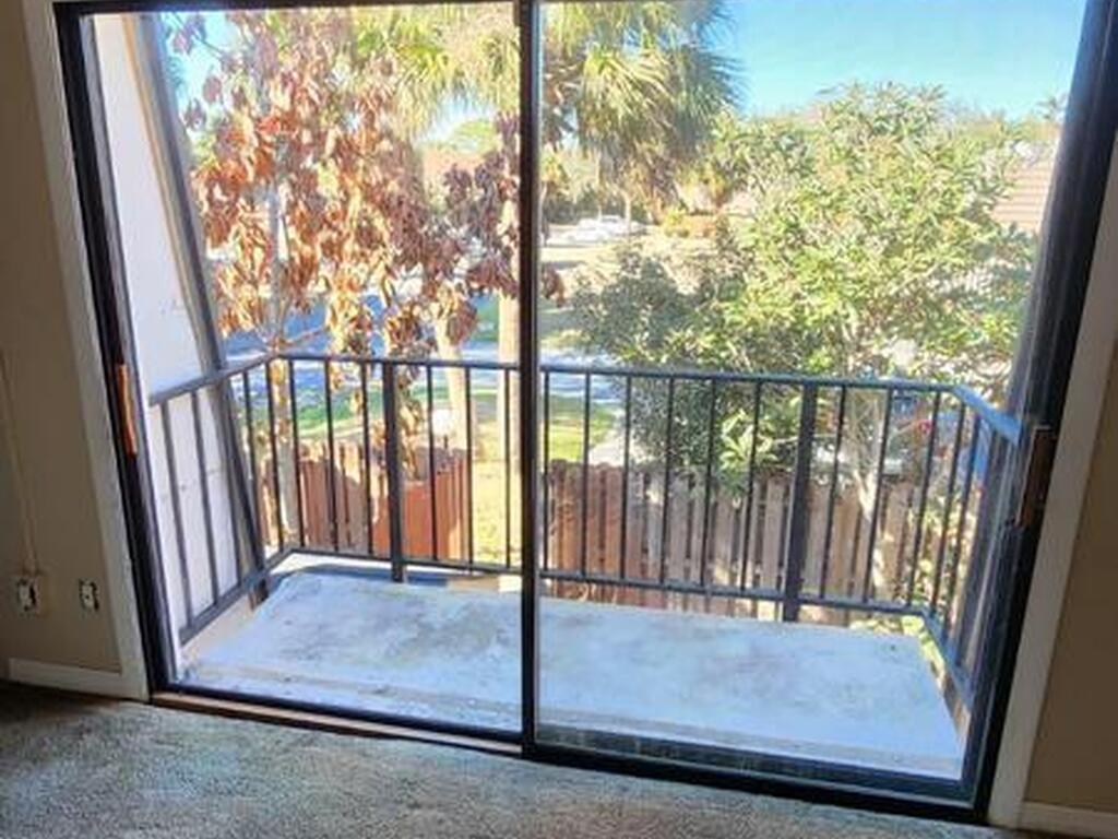 3311 Vista Oaks Circle, Palm Bay, FL 32905