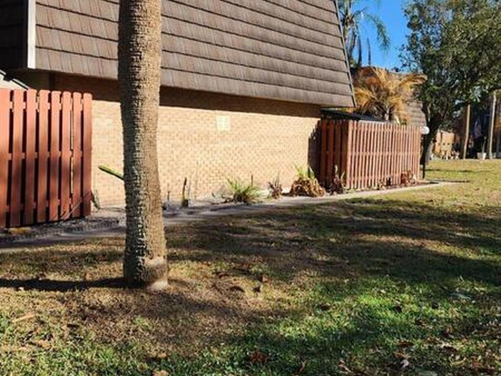 3311 Vista Oaks Circle, Palm Bay, FL 32905