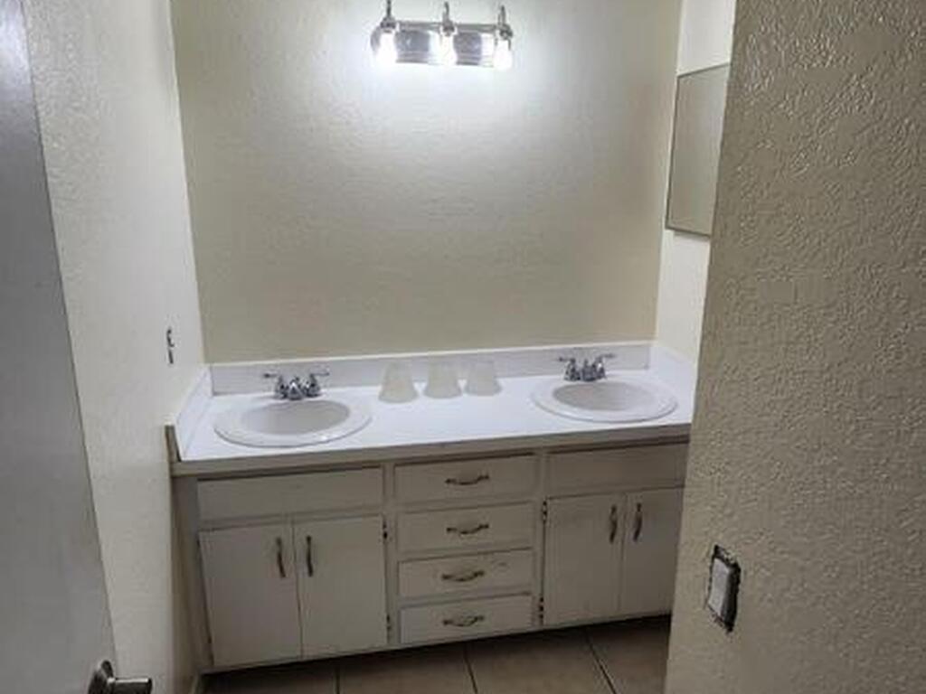 3311 Vista Oaks Circle, Palm Bay, FL 32905