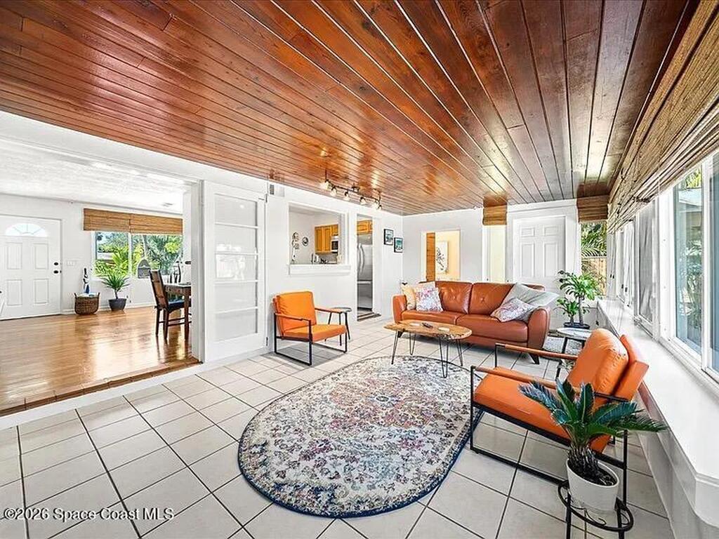 217 S Orlando Avenue, Cocoa Beach, FL 32931