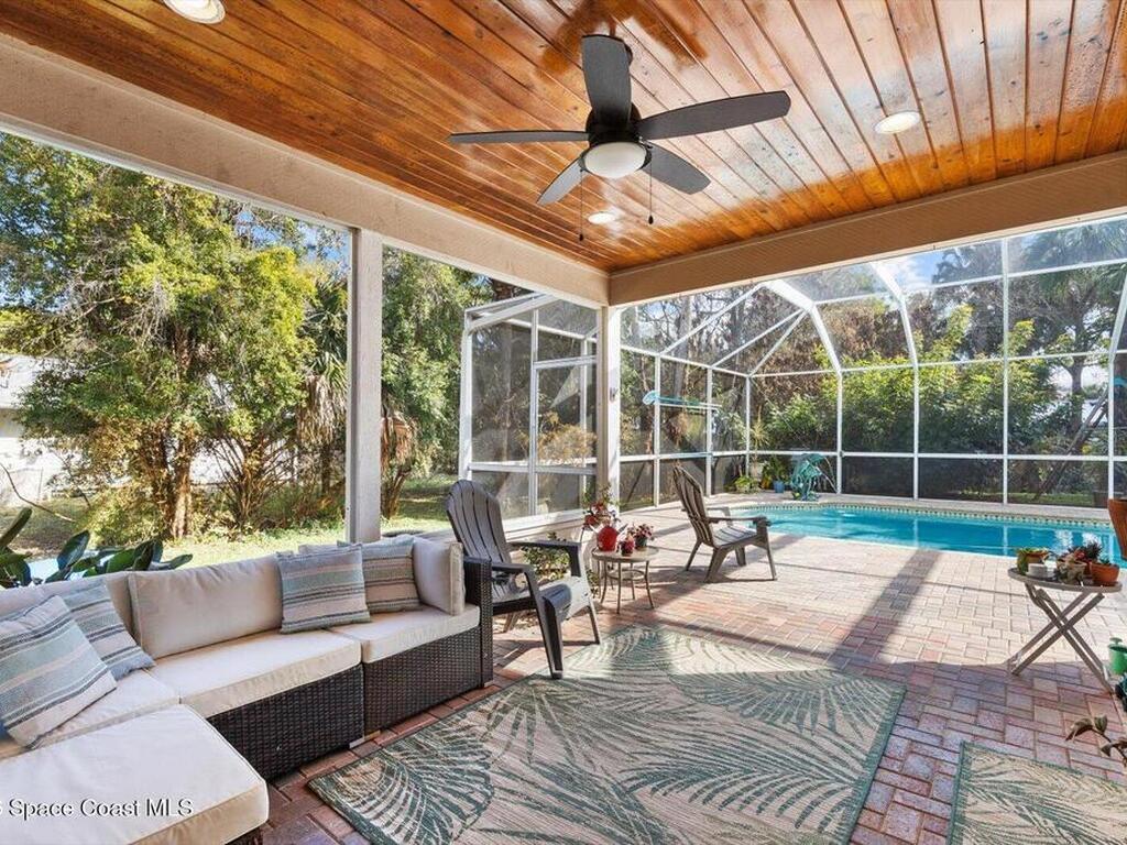 580 42nd Court, Vero Beach, FL 32968