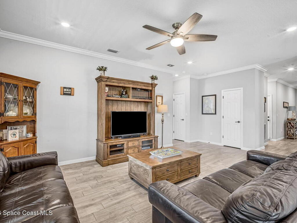 5218 Jasper Square, Vero Beach, FL 32967