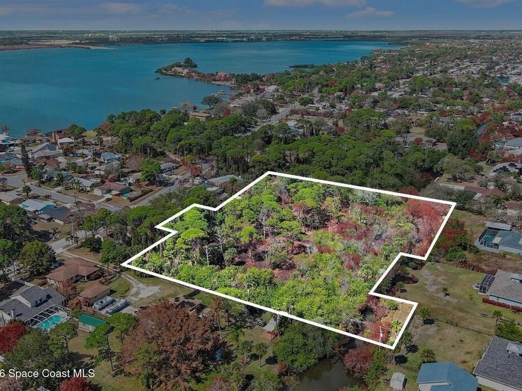 Via Roma, Merritt Island, FL 32952