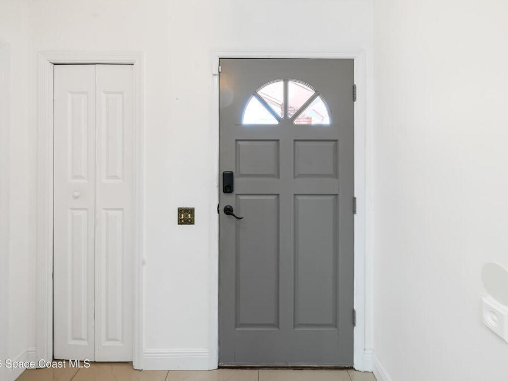 1060 Mina Avenue, Palm Bay, FL 32907