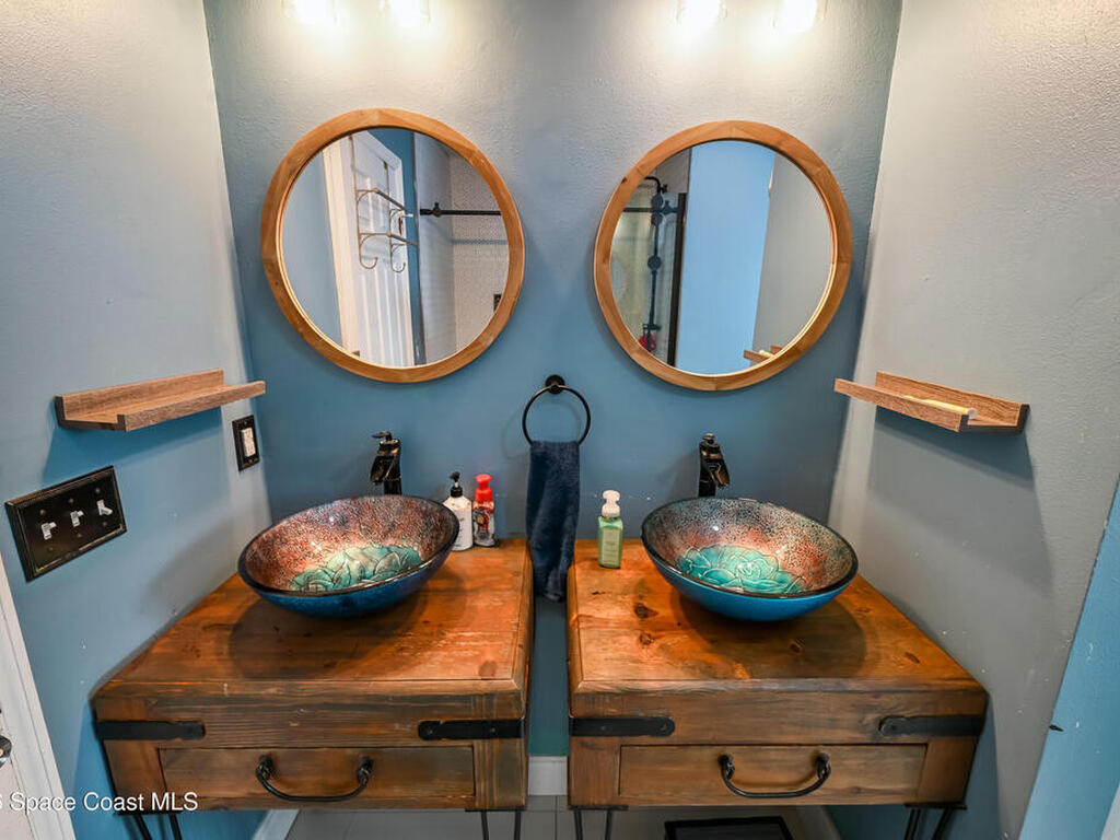 1060 Mina Avenue, Palm Bay, FL 32907