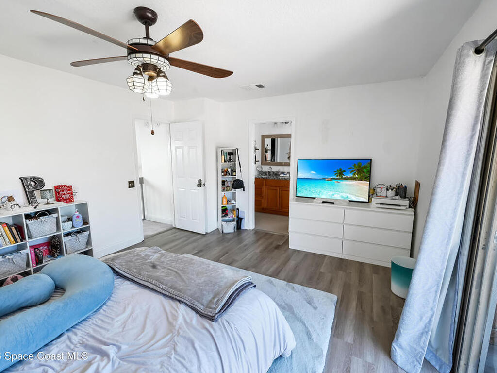 1060 Mina Avenue, Palm Bay, FL 32907