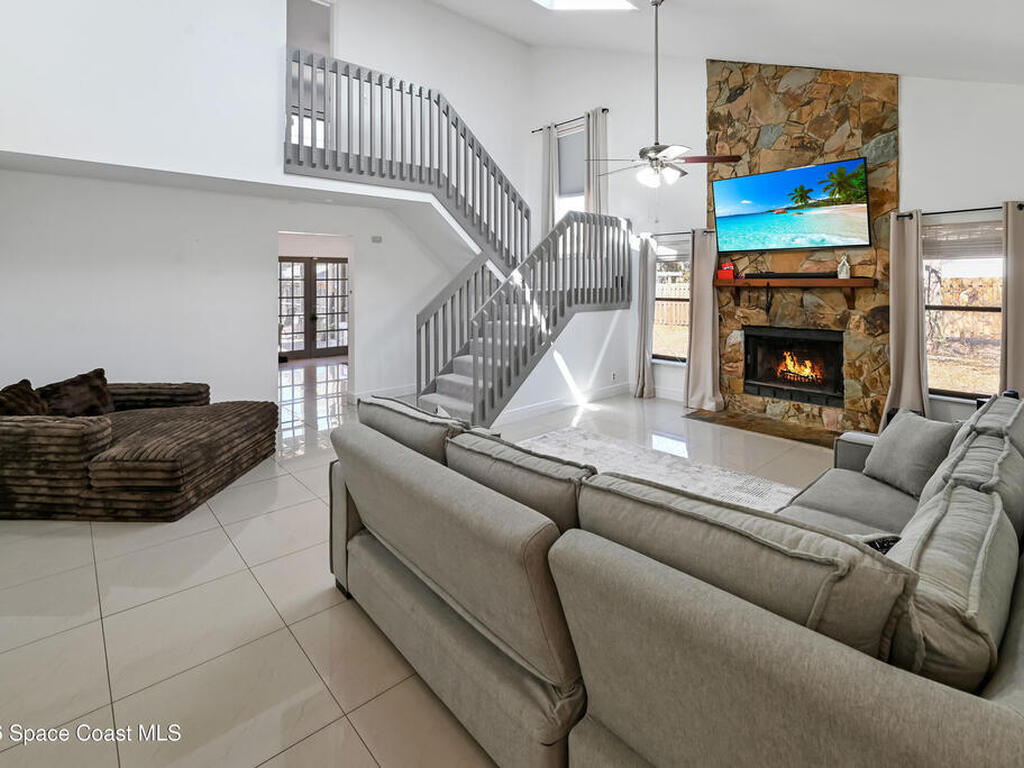 1060 Mina Avenue, Palm Bay, FL 32907