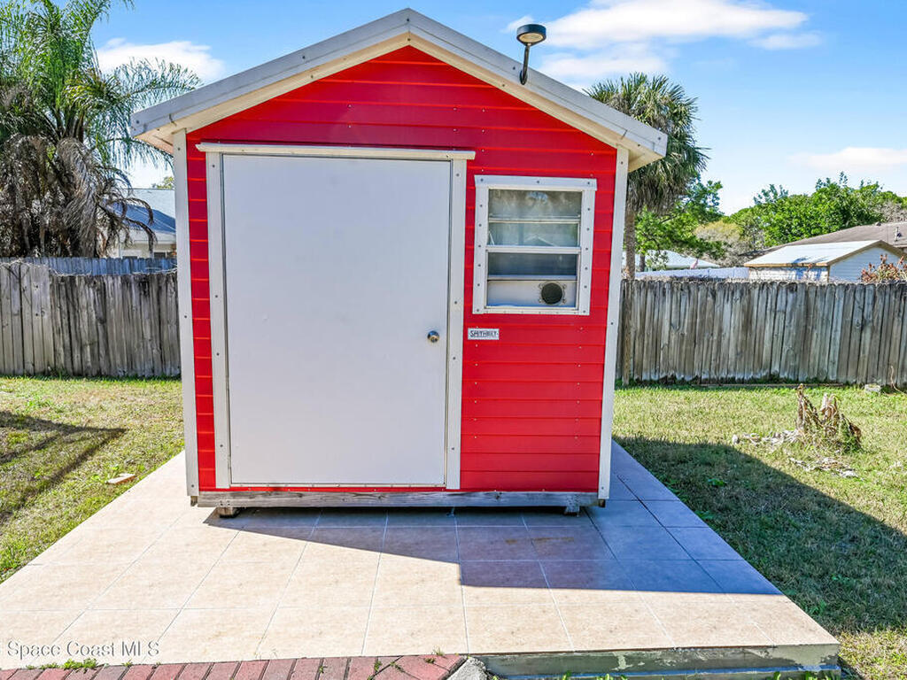 1060 Mina Avenue, Palm Bay, FL 32907