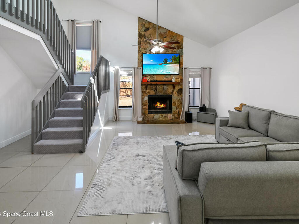 1060 Mina Avenue, Palm Bay, FL 32907