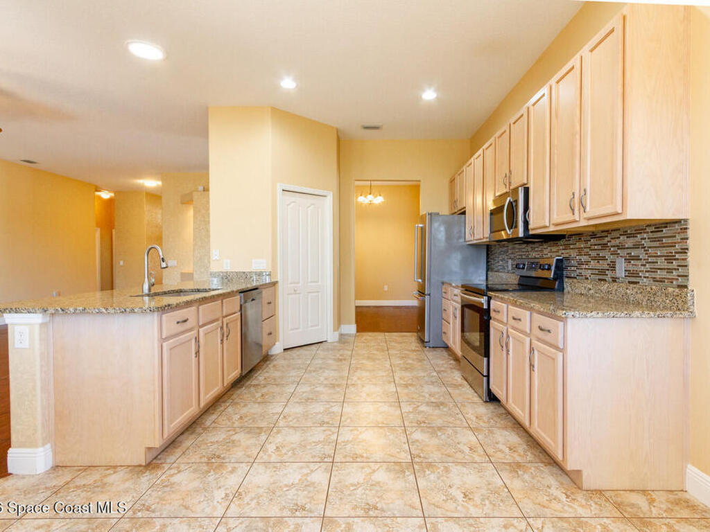 513 Hollow Glen Drive, Titusville, FL 32780