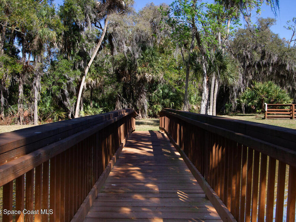 513 Hollow Glen Drive, Titusville, FL 32780