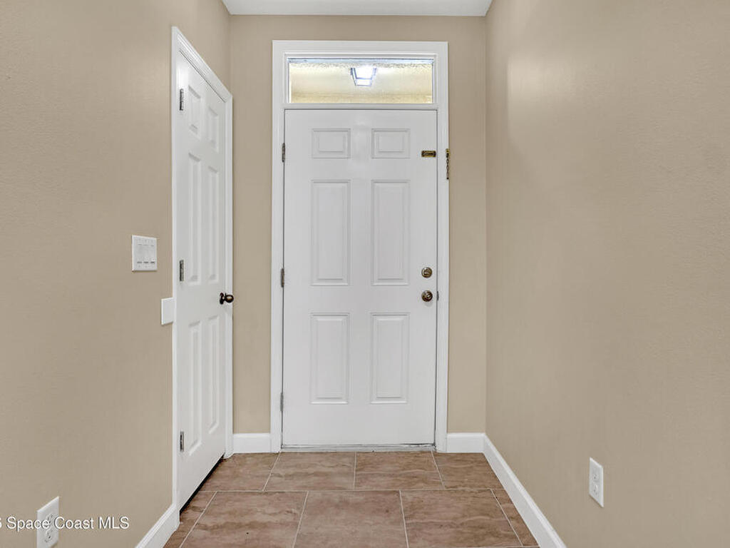 2605 Falcon Lane, Mims, FL 32754