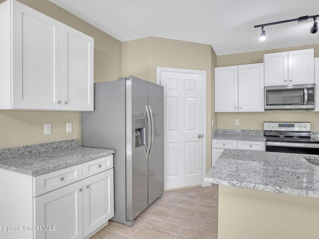 2605 Falcon Lane, Mims, FL 32754