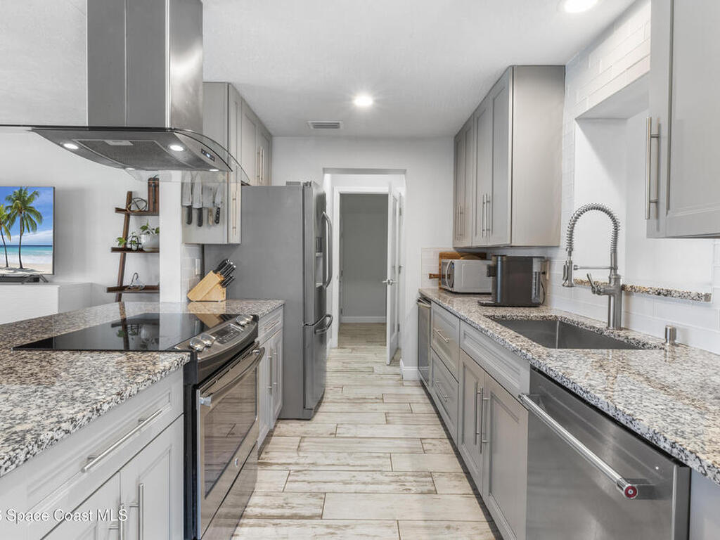 250 Harbour Drive, Indian Harbour Beach, FL 32937