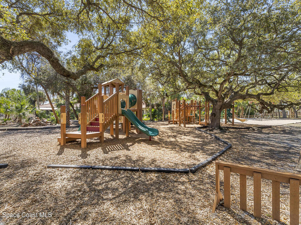 250 Harbour Drive, Indian Harbour Beach, FL 32937